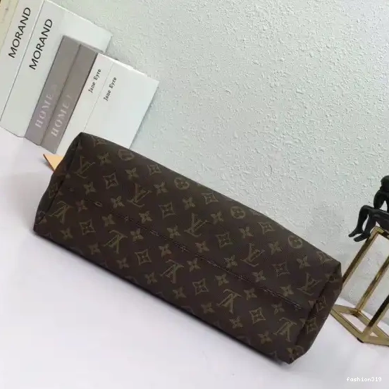 Vuitton Louis MM GRACEFUL 0504